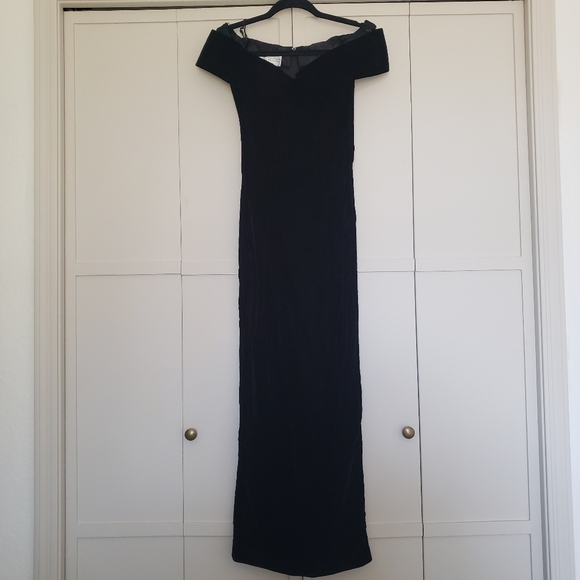 Gunne Sax Dresses & Skirts - Gunne Sax Jessica McClintock Vintage Elegant Black Velvet Off-Shoulder Dress 5/6